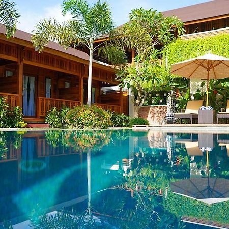 La'Villaris Hotel & Resto Kuta  Zewnętrze zdjęcie